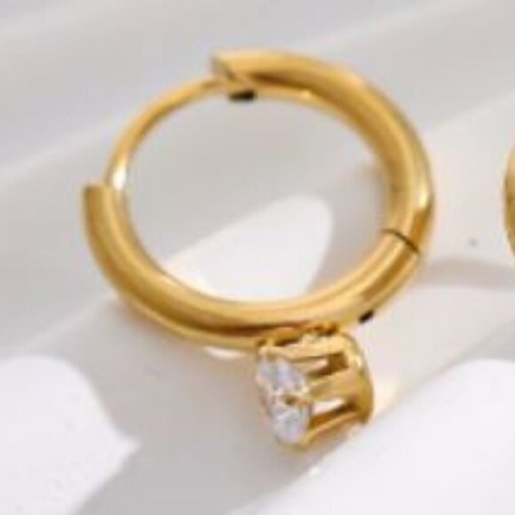 ❤️ Gold Plated Cubic Zirconia Minimalist Hoop Earrings - Picture 7 of 8
